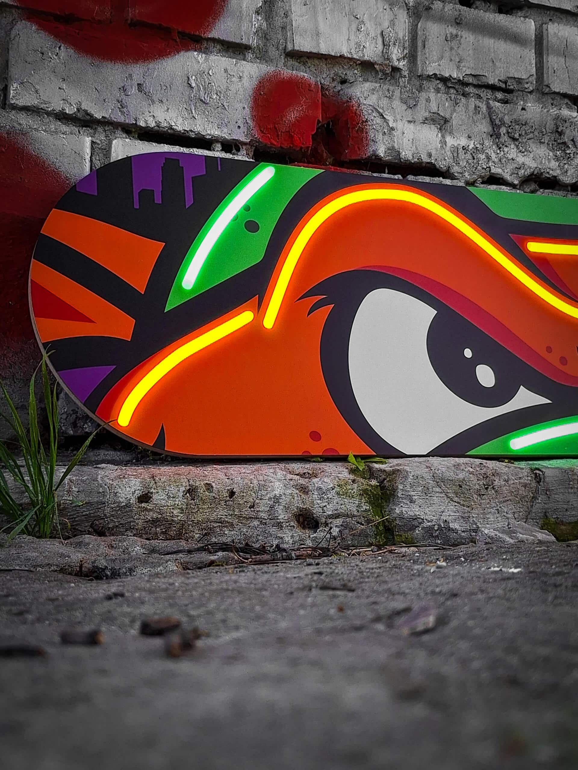 Exclusive Michelangelo TMNT LED Neon Skateboard Art – Transform your space with this vibrant Teenage Mutant Ninja Turtles wall decoration. Perfect for comic fans and pop culture collectors!