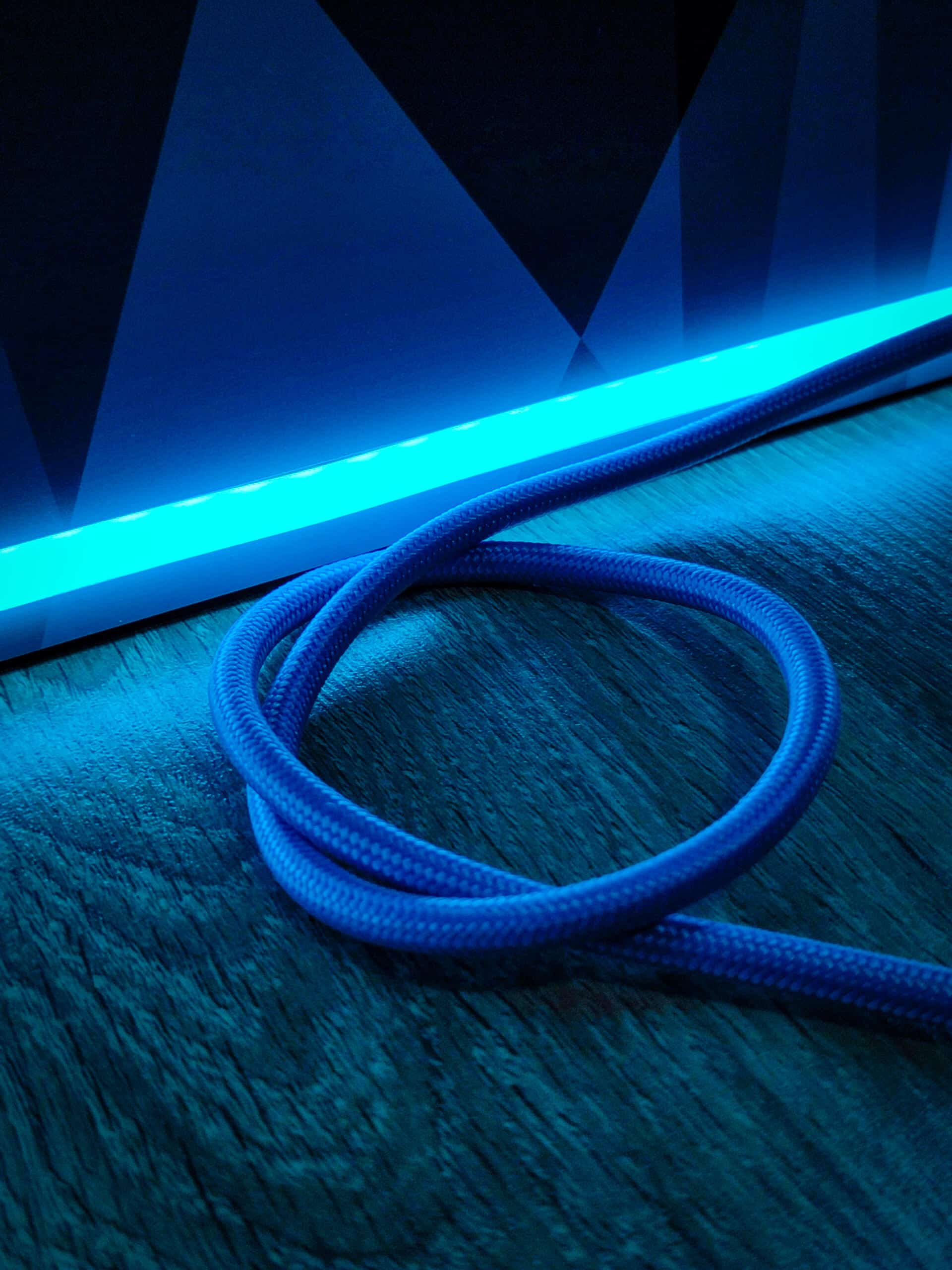 Exclusive Heisenberg LED Wall Art - Transform your space with this striking Breaking Bad-inspired neon wall decor featuring the iconic silhouette. Perfect for TV series fans and modern art collectors!